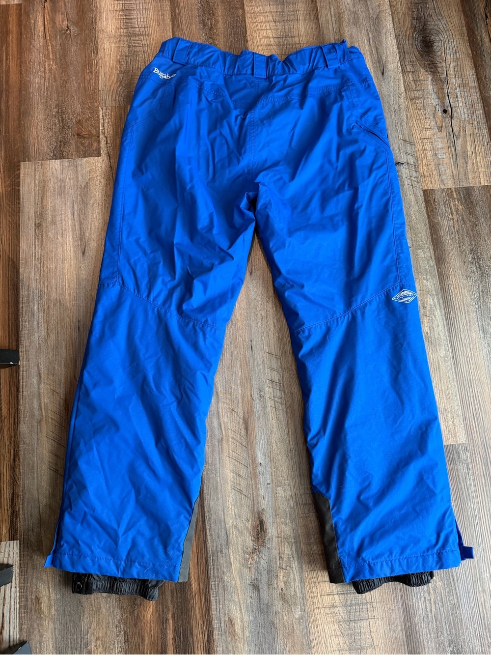 Columbia Black and Bright Blue Apparel Tag - Size XL